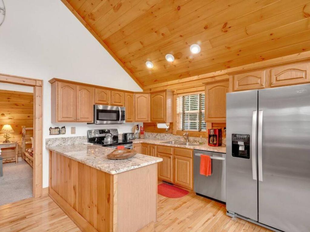 Soco Serene Cabin In The Heart Of Maggie Valley Exterior photo