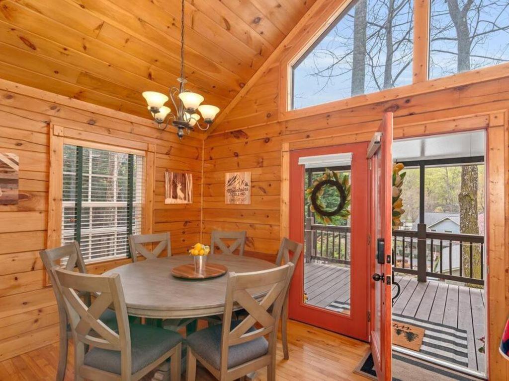 Soco Serene Cabin In The Heart Of Maggie Valley Exterior photo