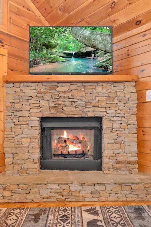 Soco Serene Cabin In The Heart Of Maggie Valley Exterior photo