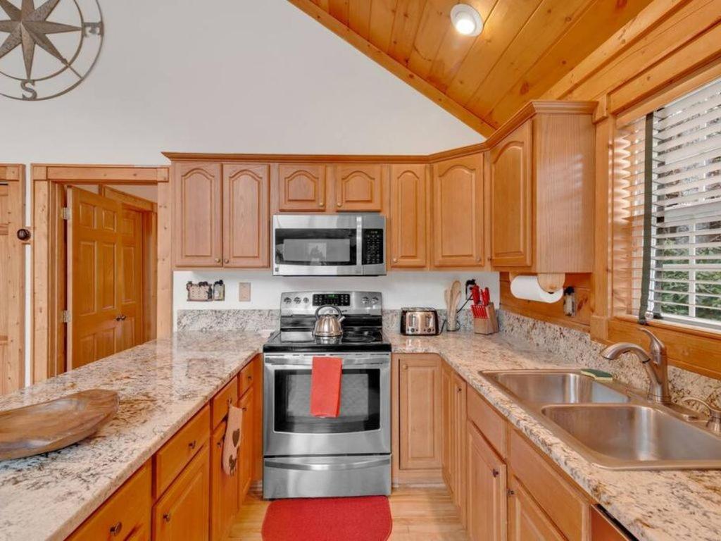 Soco Serene Cabin In The Heart Of Maggie Valley Exterior photo