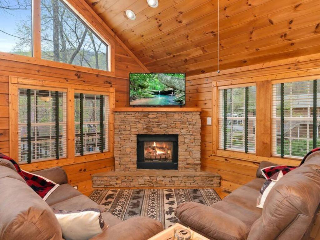 Soco Serene Cabin In The Heart Of Maggie Valley Exterior photo